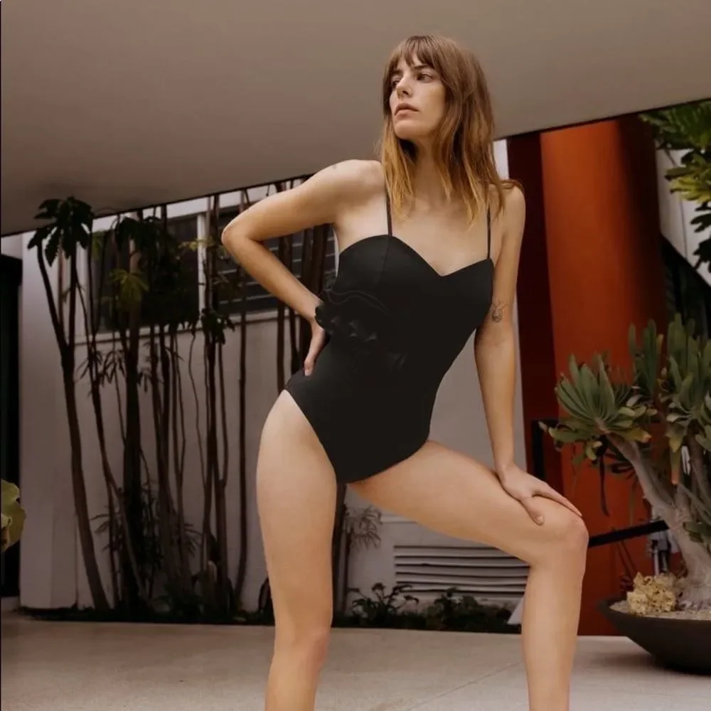 ZARA Ruffle Bodysuit - Picture 2 of 16